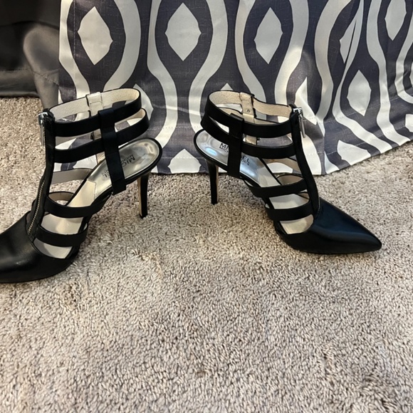 Timeless Classic Black Leather T Strap Heels - Picture 2 of 5